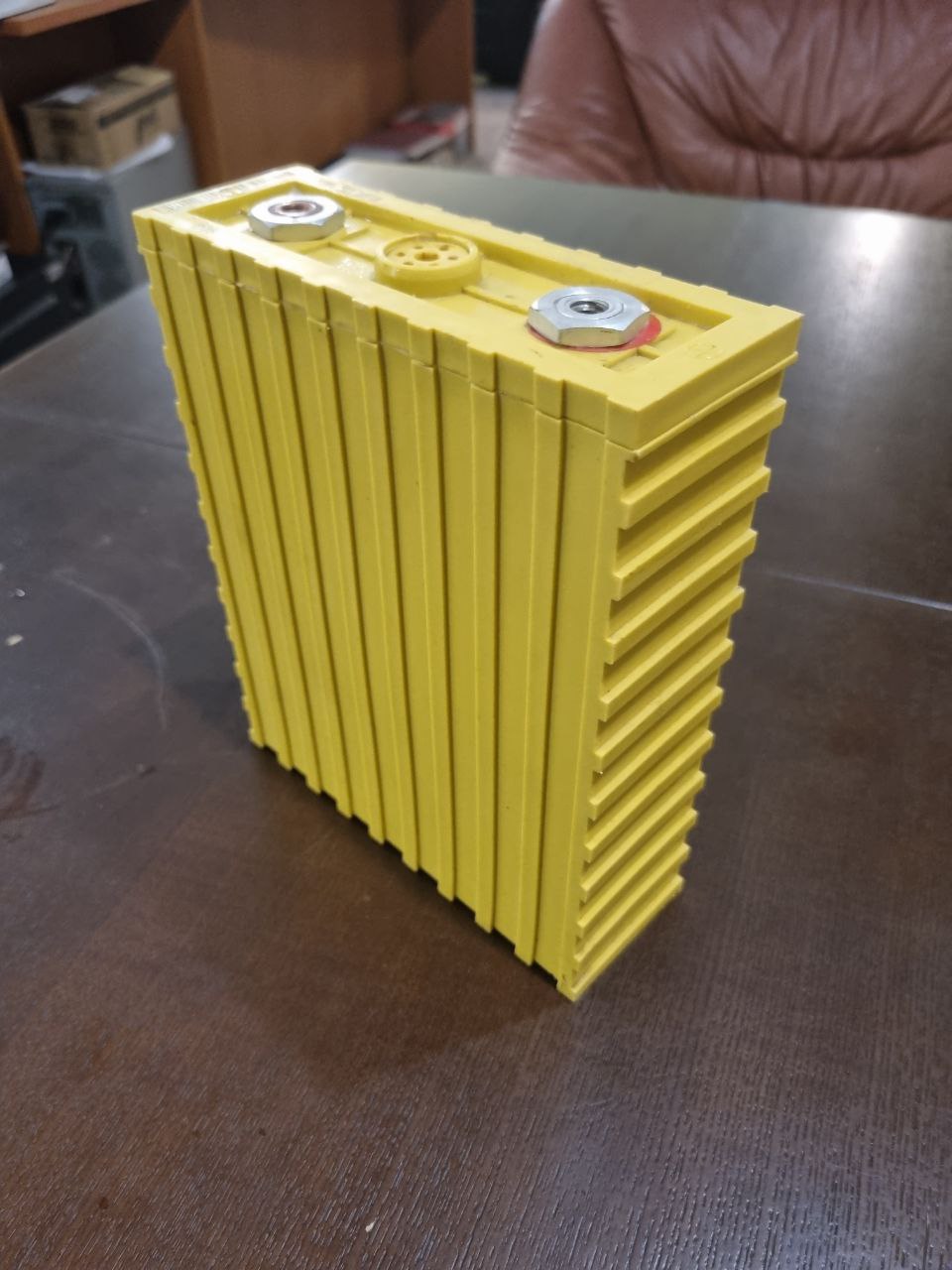 Акумулятор електричний літій – іонний TSWB - L YP100AHA-B (179*62*218 мм)